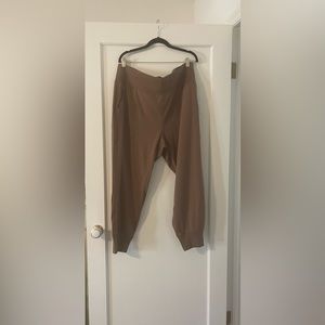 NWT Athleta Venice Mid Rise Jogger Rustic Beige 2X